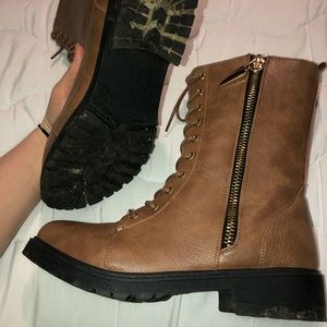 Combat boots